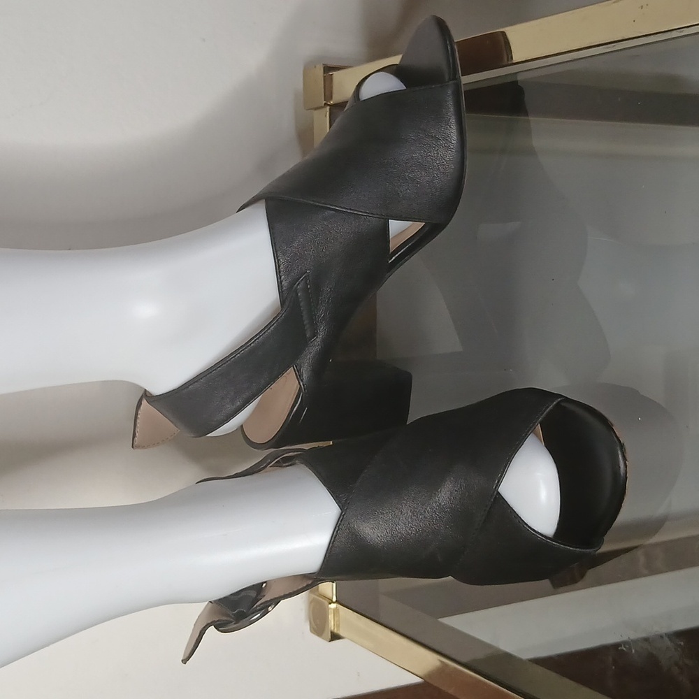 Franco Sarto black leather slibg back strapy sandals size 8